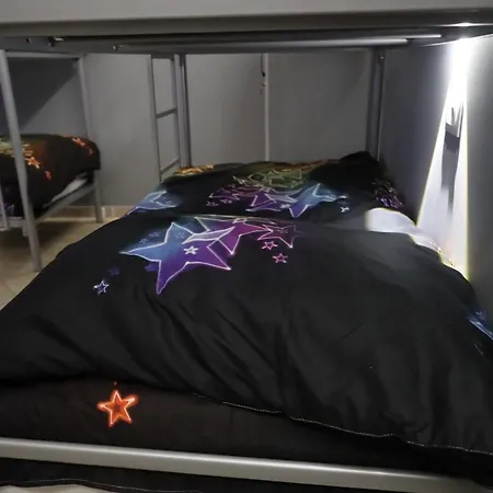 Sonche Hostel Τίρανα