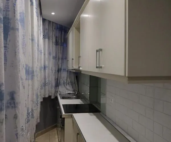 Dfjfgjfgjfjdhda * Tirana